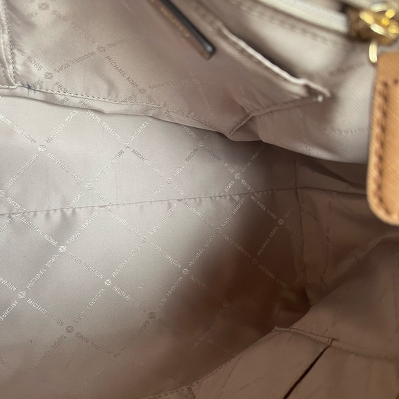 Michael Kors purse - Picture 2 of 2